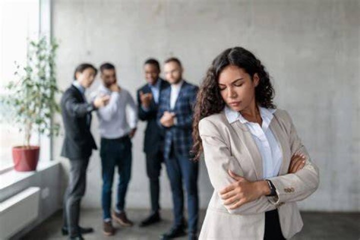 Can independent contractors sue for Age Discrimination?
