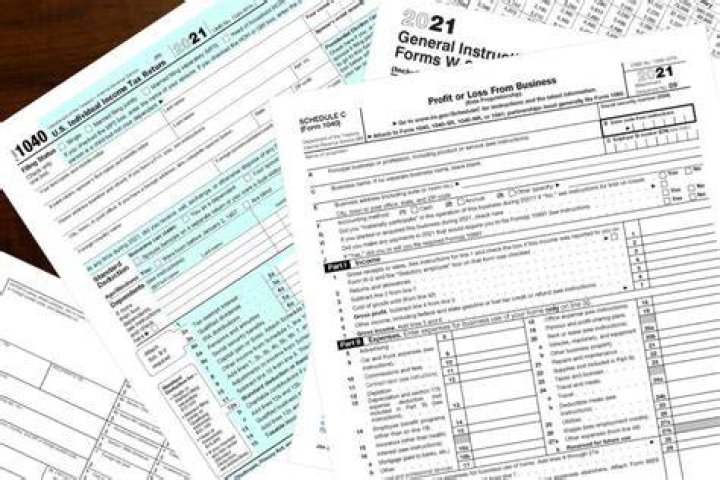 Can you e file taxes on the 15th?