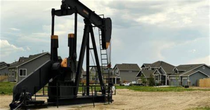 Is it dangerous to live near a pipeline?