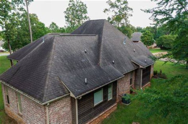 Is it hard to sell a house that needs a new roof?