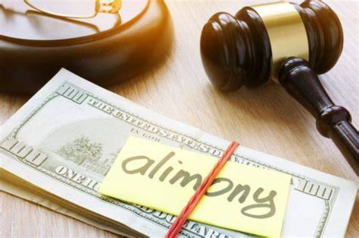 Is there a tax deduction for alimony in a divorce?
